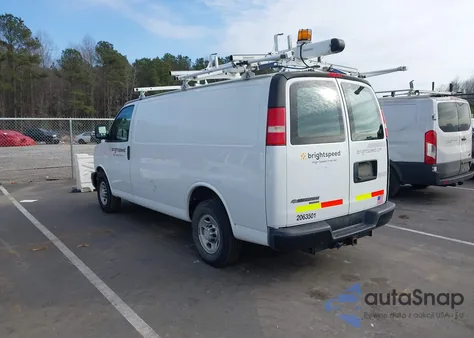 2016 Chevrolet Express 2500 Work Van z USA, uszkodzony, nr VIN 1GCWGAFF7G1334974